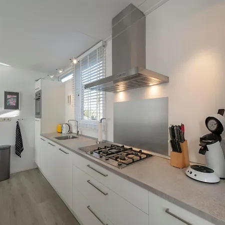 Near Bulb Fields With Garden