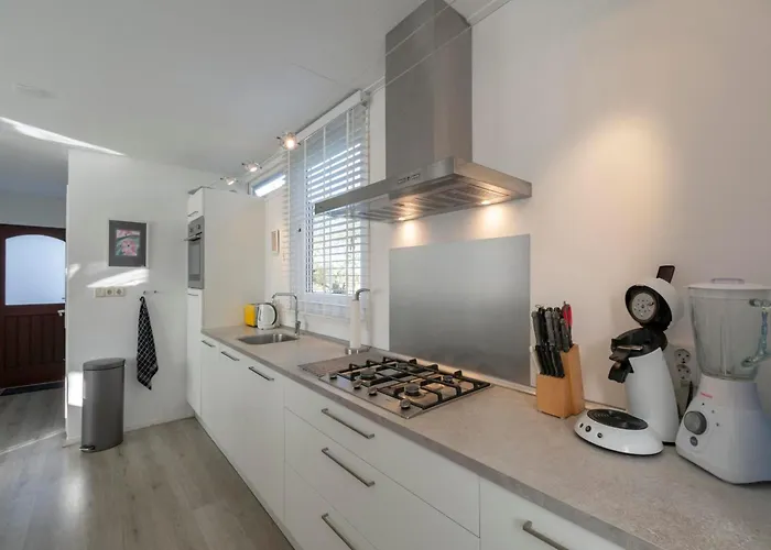 Near Bulb Fields With Garden