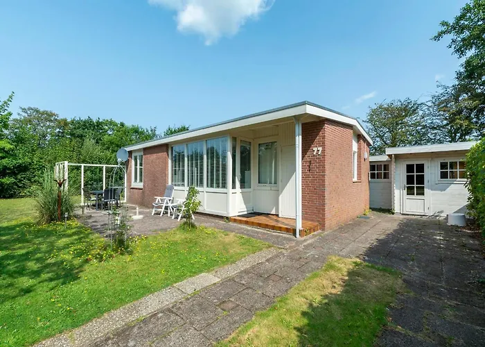 Near Bulb Fields With Garden * Sint Maartensvlotbrug