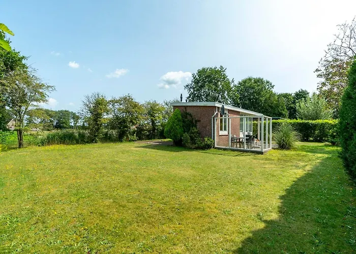 Near Bulb Fields With Garden * Sint Maartensvlotbrug