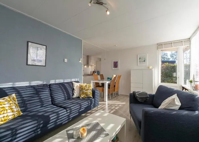 Near Bulb Fields With Garden * Sint Maartensvlotbrug