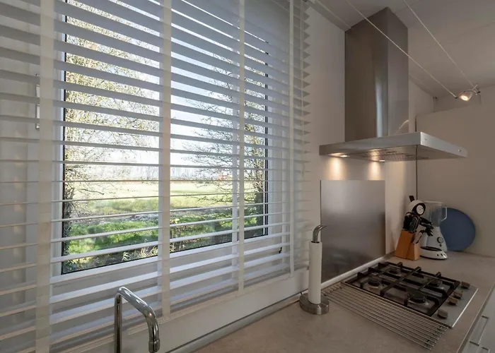 Near Bulb Fields With Garden * Sint Maartensvlotbrug